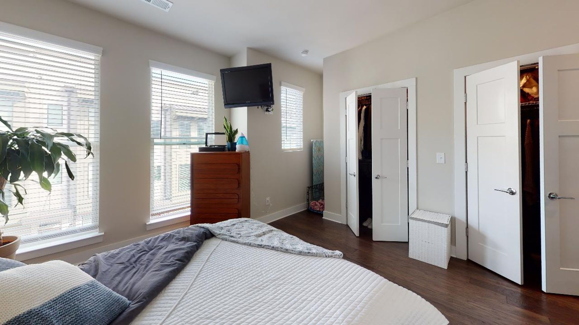 244 Uptown West Dr – photo 3