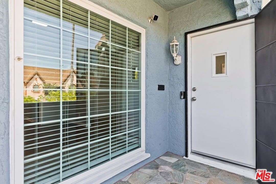1110 W 80th St – photo 2