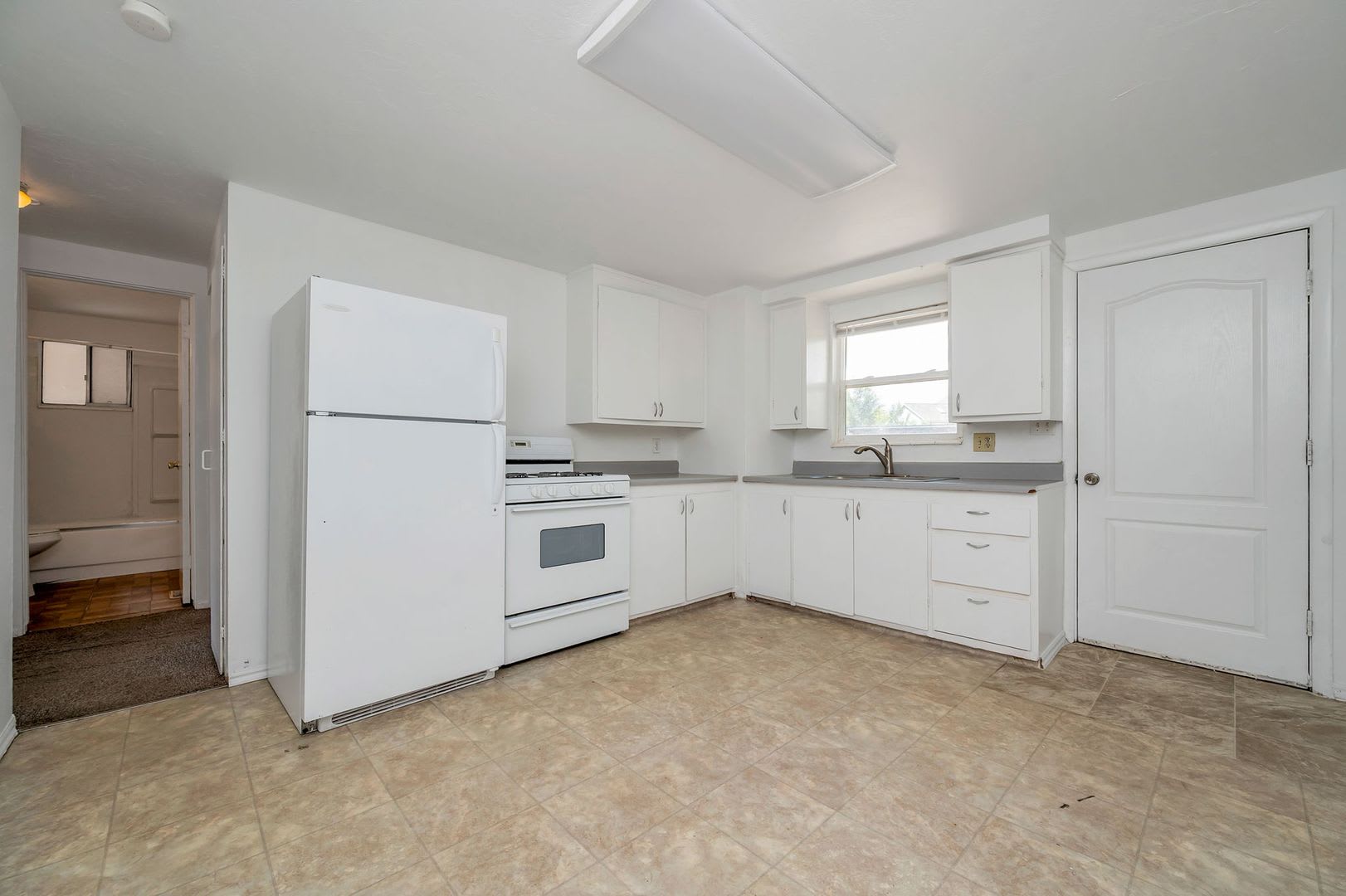 West Jordan Duplex w carport AVAILABLE NOW!! – photo 4