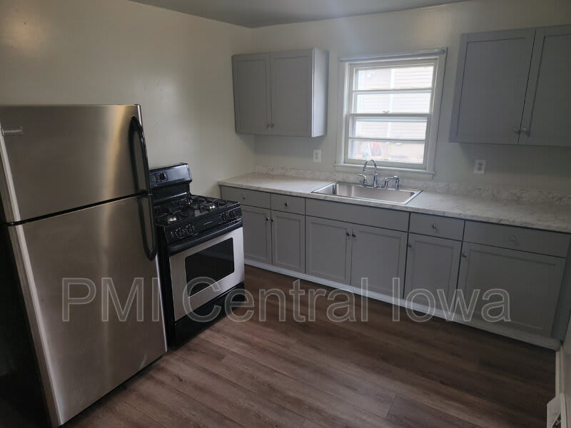 290 E 17th St – photo 4