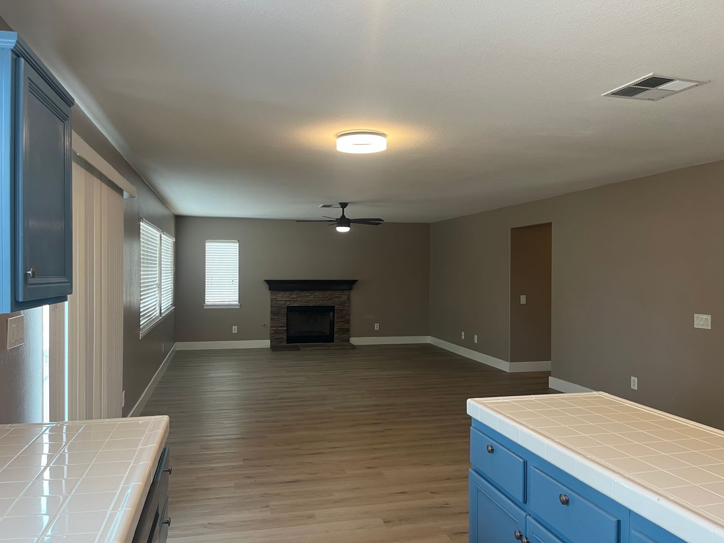 Winchester 4 Bedroom main floor Bed and Bath – photo 5