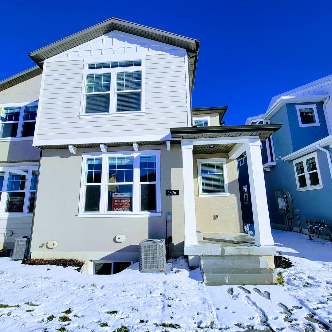Incredible IVORY TOWNHOME!! – photo 2
