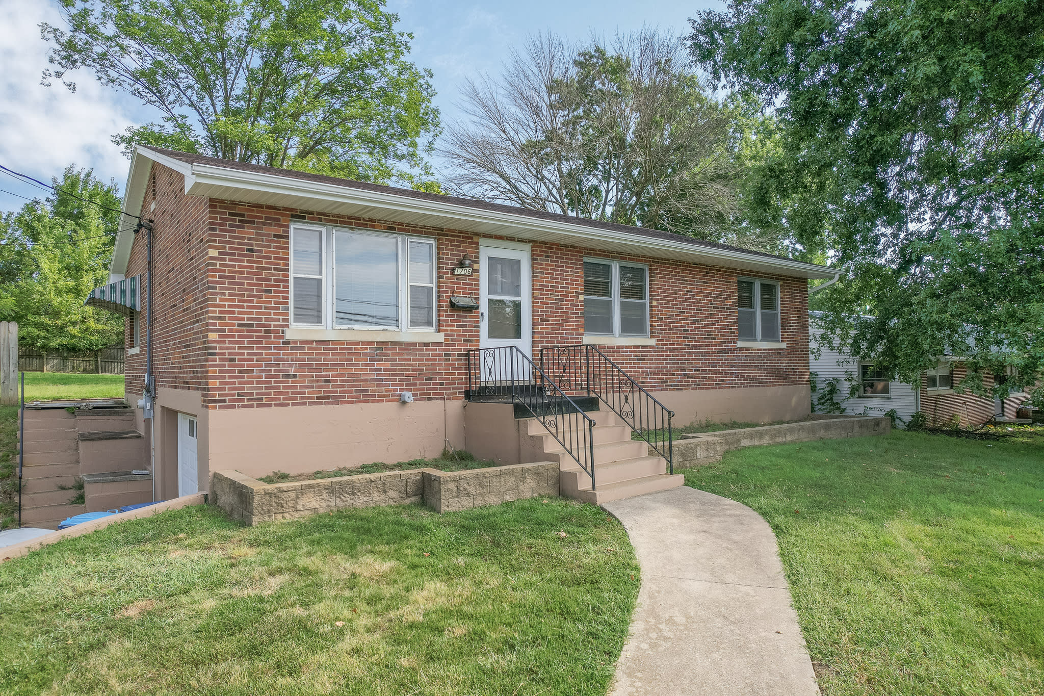 1706 Stadium Boulevard – photo 2