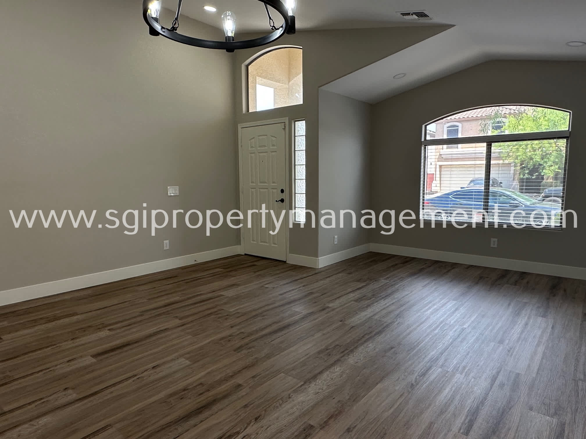 2523 W White Feather Ln – photo 3
