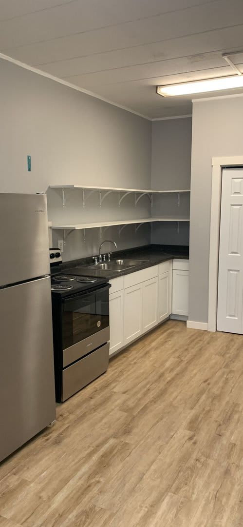 Large Studio Downtown/ Blocks from Kirkwood -- AVAILABLE 2027!! – photo 4