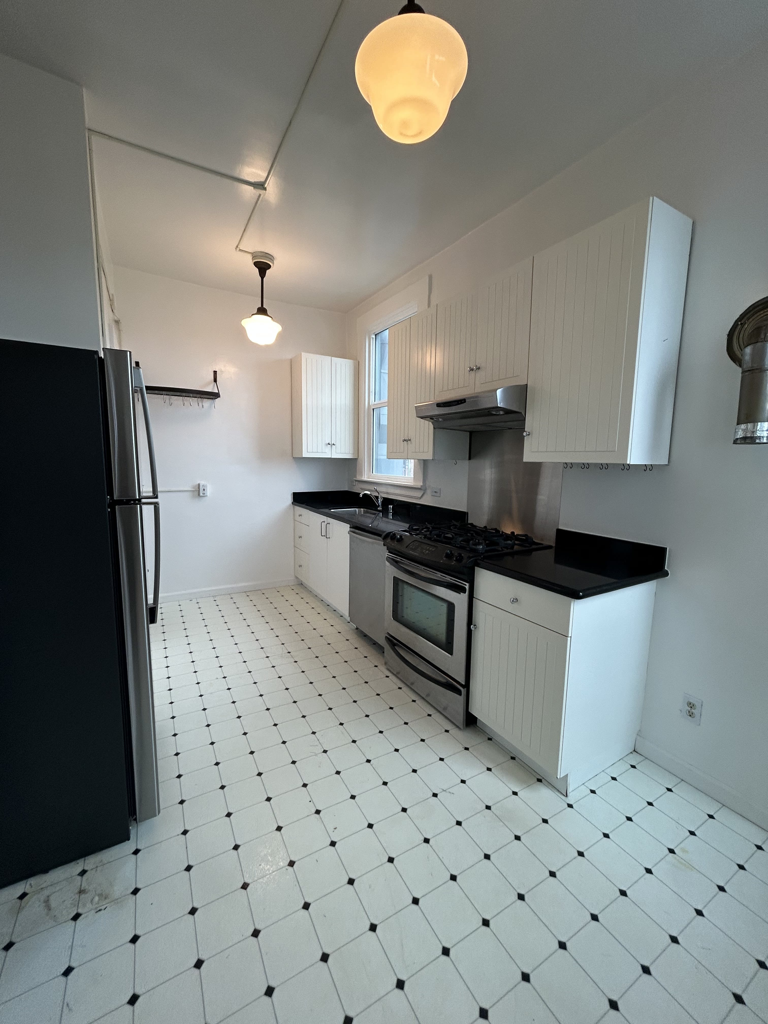 810 Masonic Avenue – photo 4