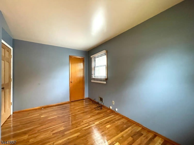 1930 Henry St – photo 4