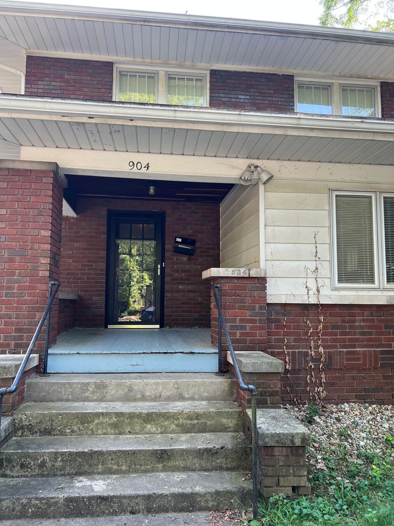 3 Bedroom House Near IU Bloomington Campus – photo 1