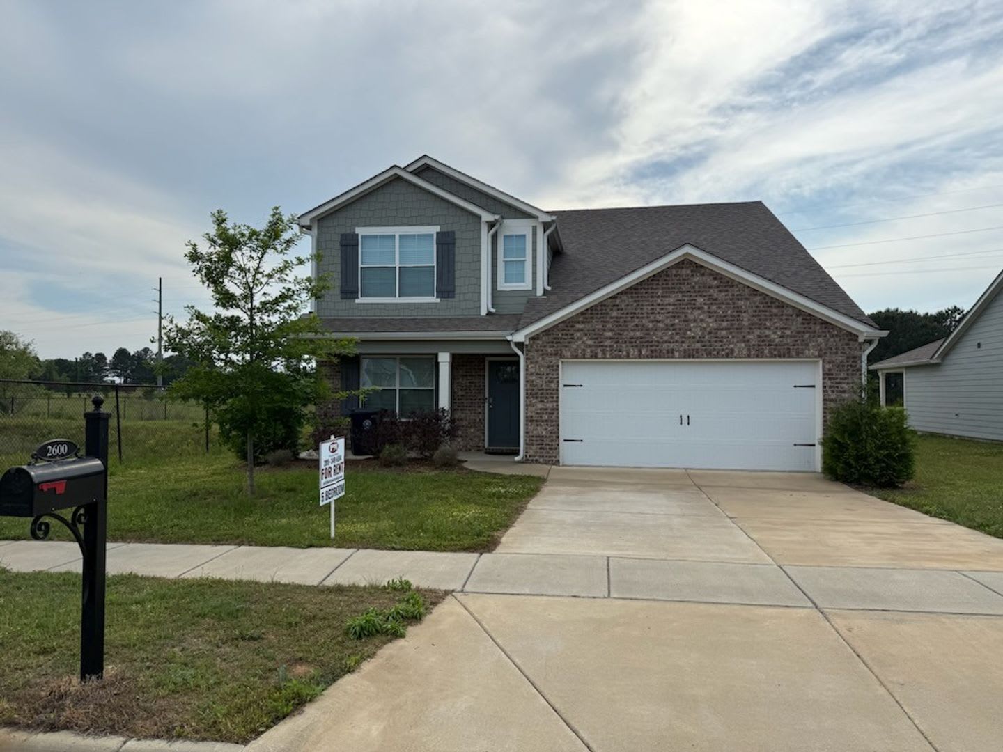 Spacious 5 Bed 2.5 Bath! Available September 2026! – photo 1