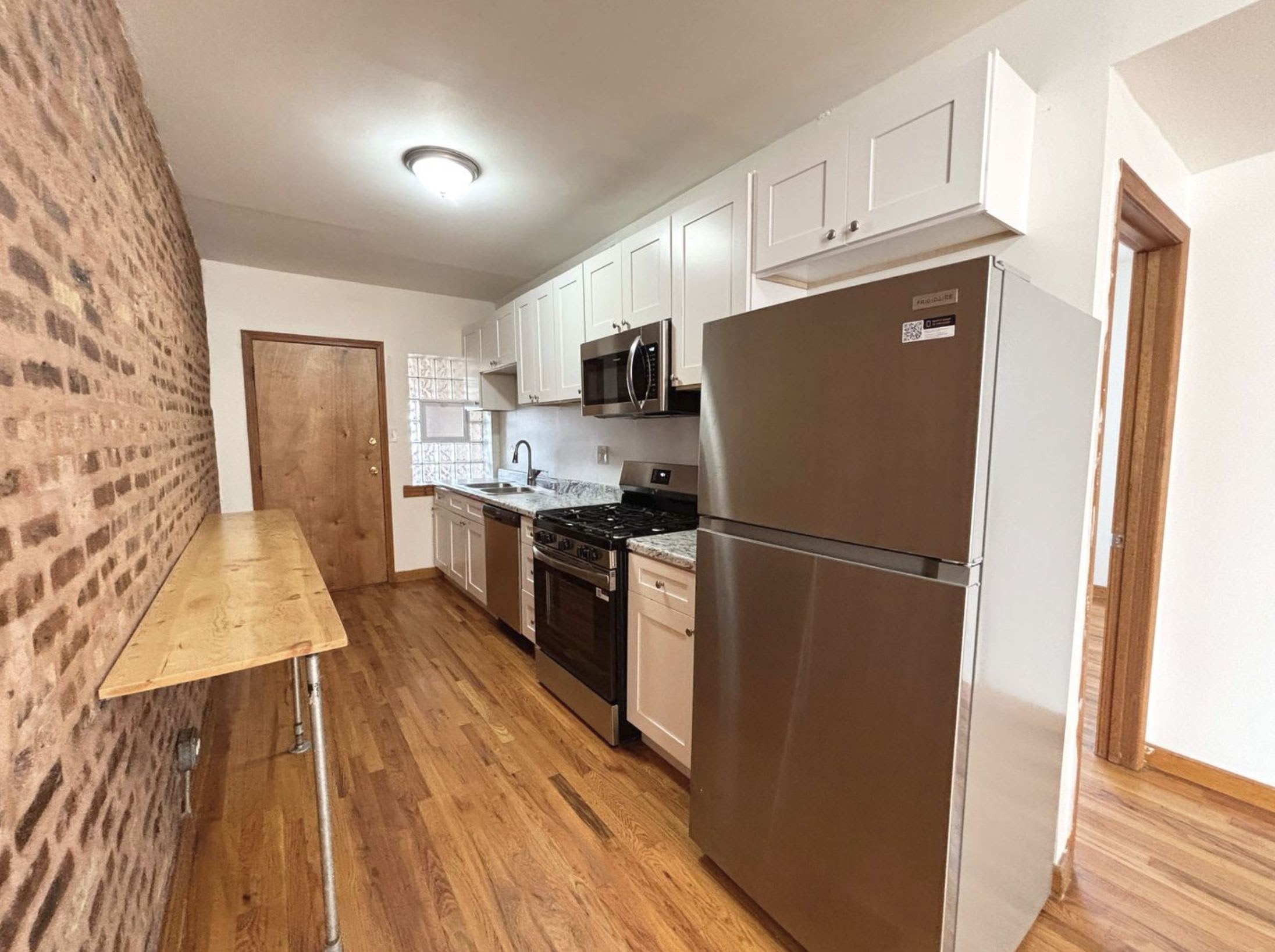 4931 N Kedzie Ave – photo 3