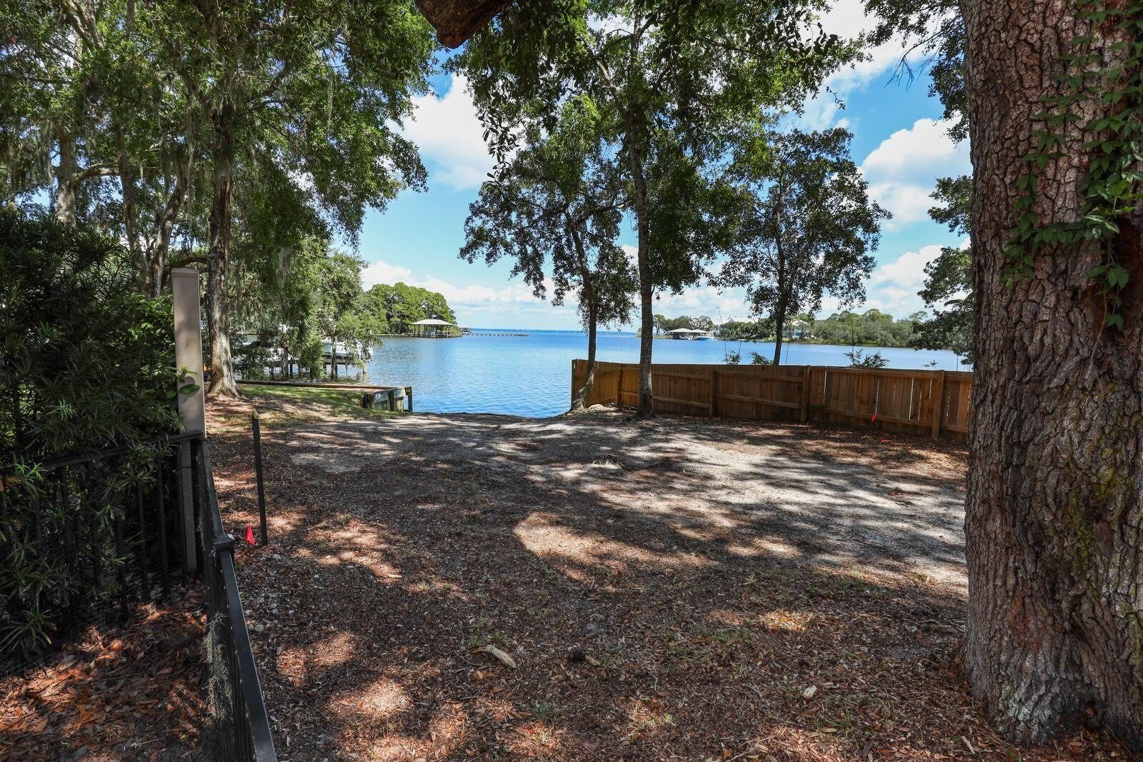 159 Beacon Point Drive – photo 1