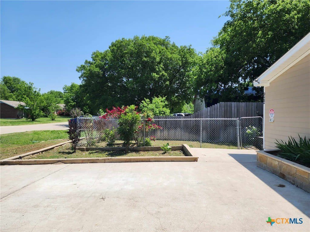 922 Ashwood Drive – photo 4
