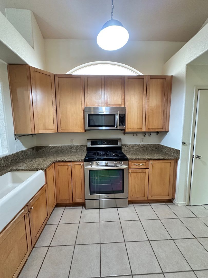 Available on 9/10/2026! 3 Bedroom 3 Bathroom 2 Car Garage – photo 4