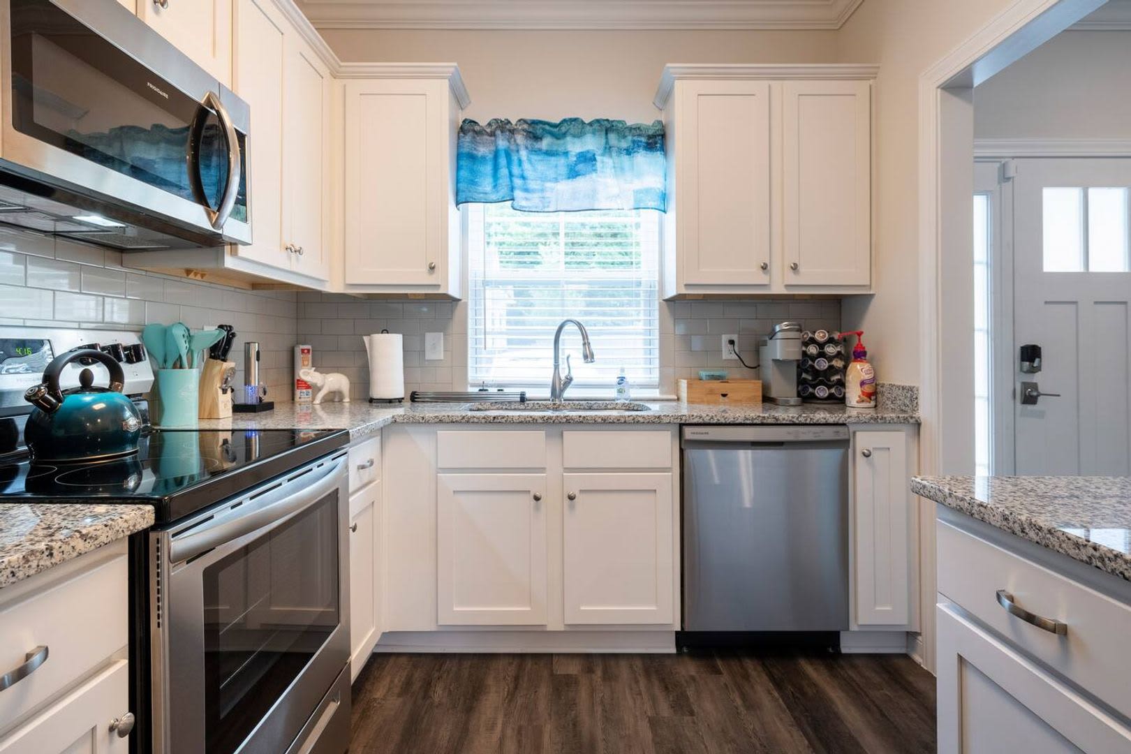Fantastic Fully Furnished or Unfurnished Townhome! – photo 5