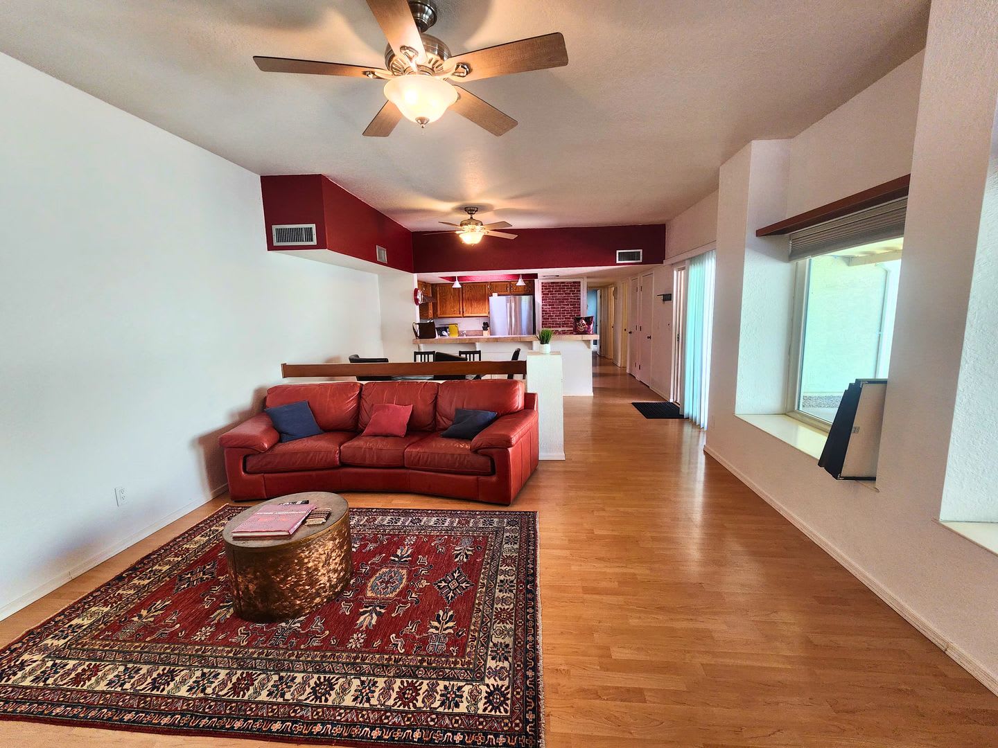 Turn-Key Midtown Oasis: Fully Furnished 3Bed/2Bath Townhome w/Private Yard – photo 1