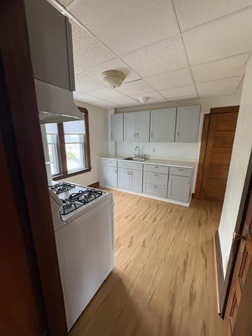 968 Robeson St – photo 4