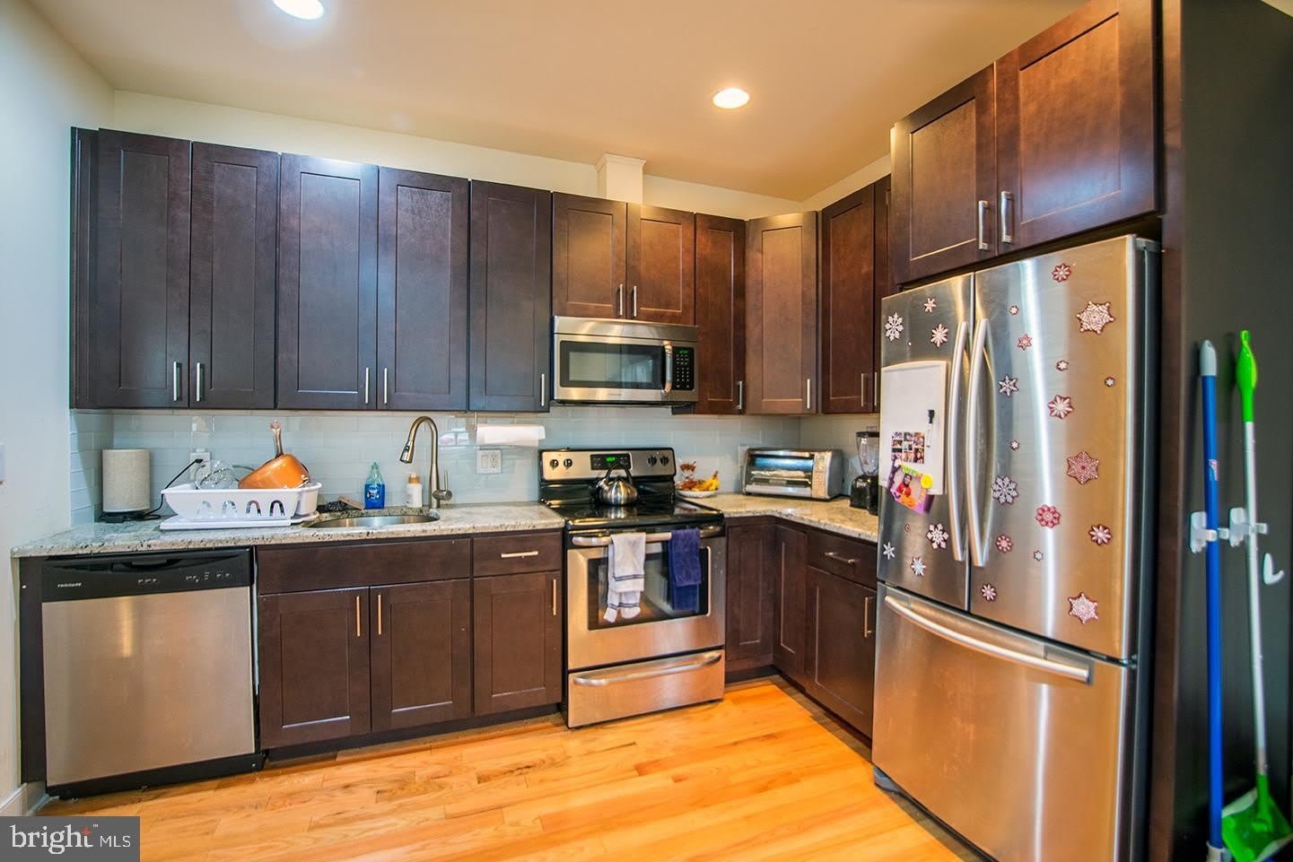1242 POINT BREEZE Avenue – photo 4
