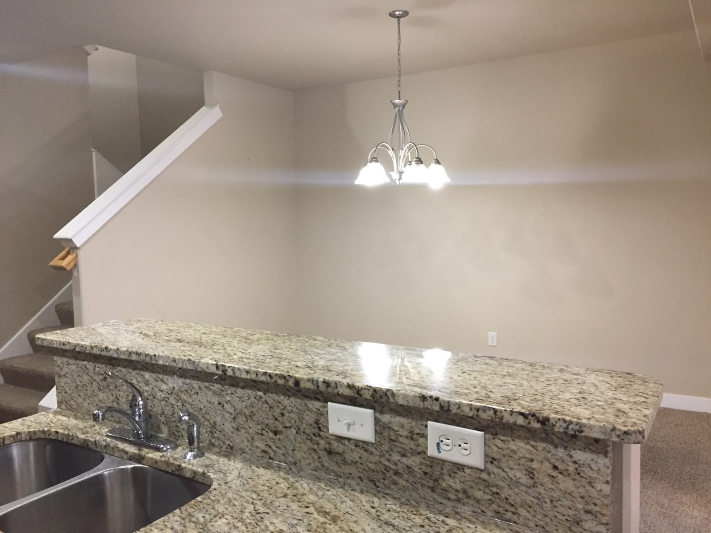 3 Bedroom Townhome in SOJO!! – photo 5