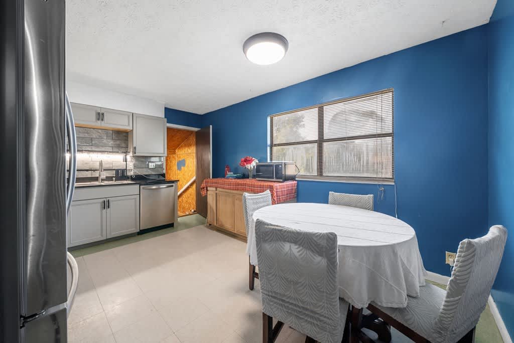 1405 Barberry Place – photo 5