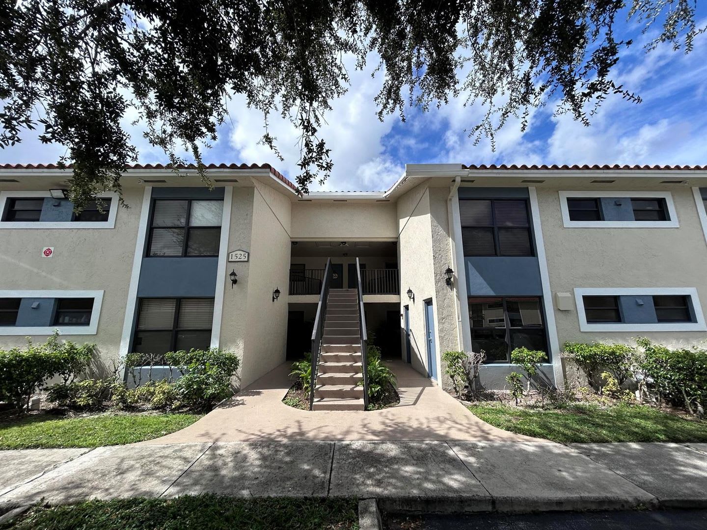 Ground Floor 1Br 1Ba With Lake View In Palm Beach Grande – photo 1