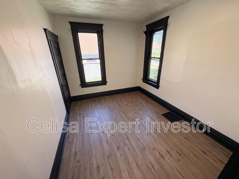 2408 Smith Street – photo 5
