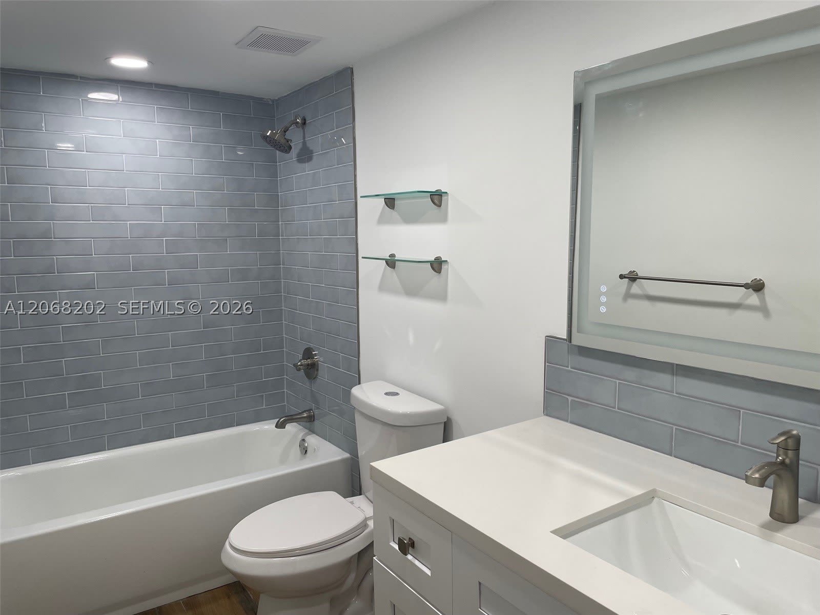 460 W Park Dr – photo 3