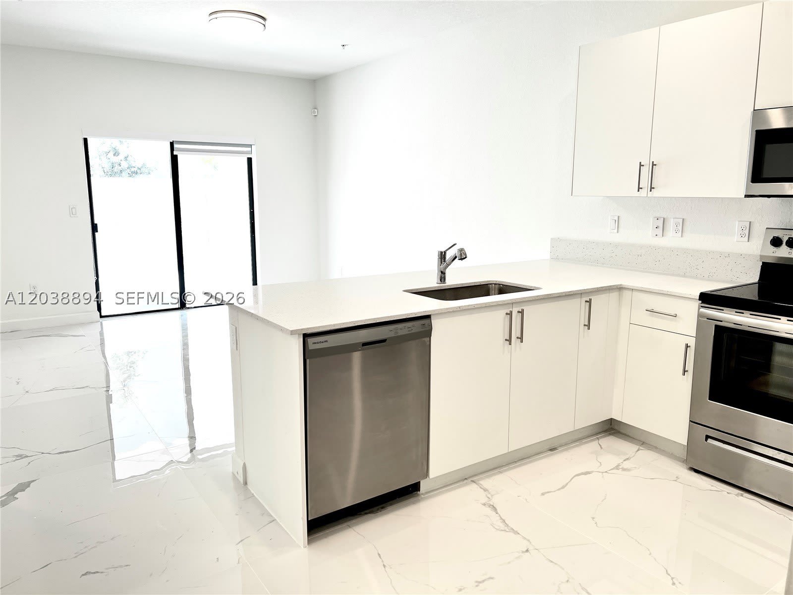 15925 SW 2 PL – photo 2