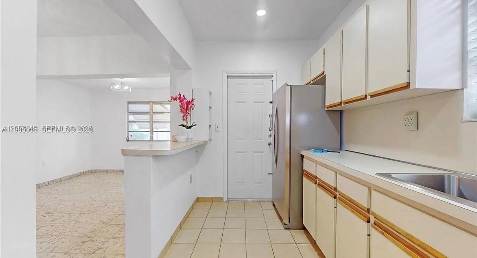 3330 SW 2 0, Miami, FL 33135 – photo 2