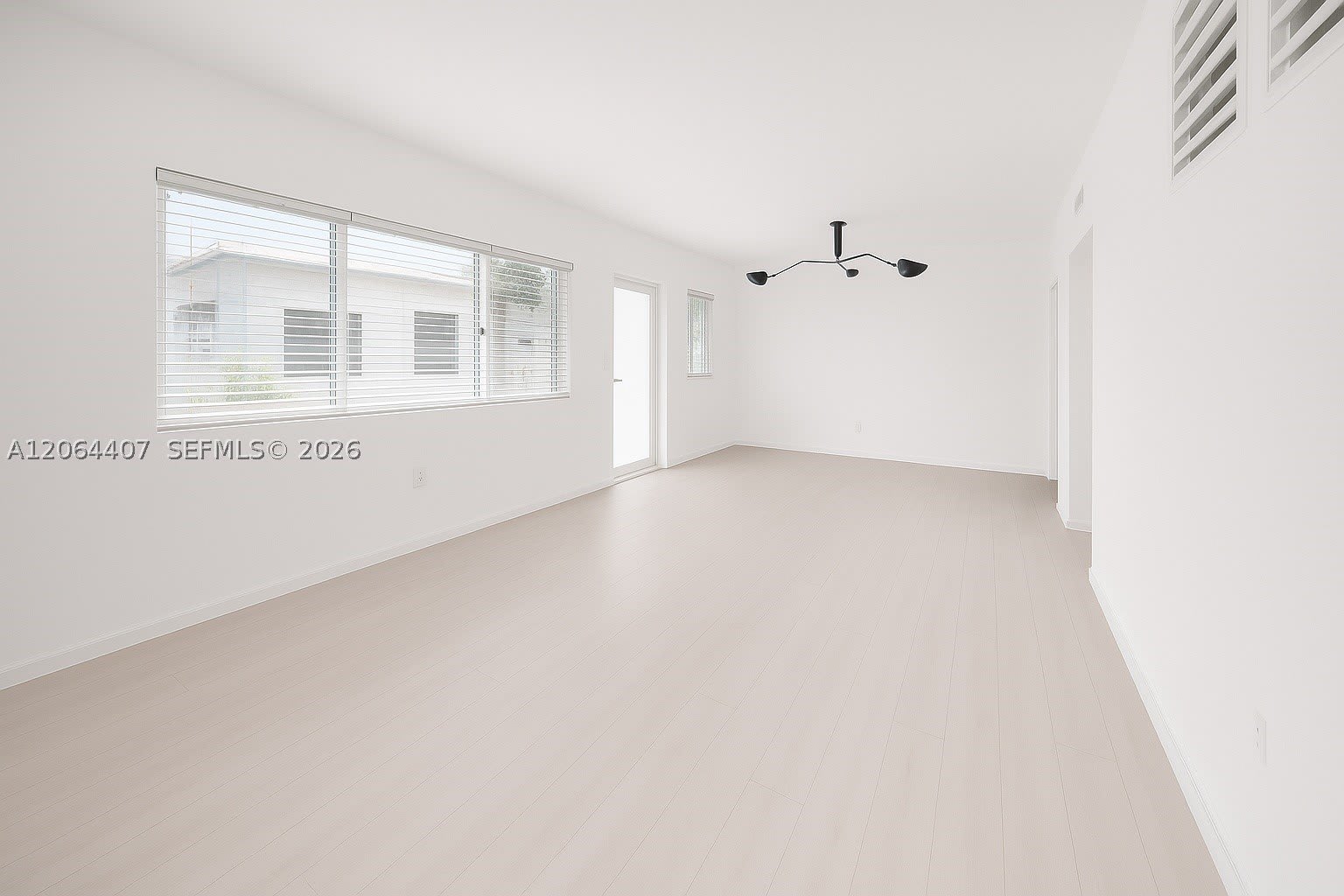 1110 Venetian Way – photo 3