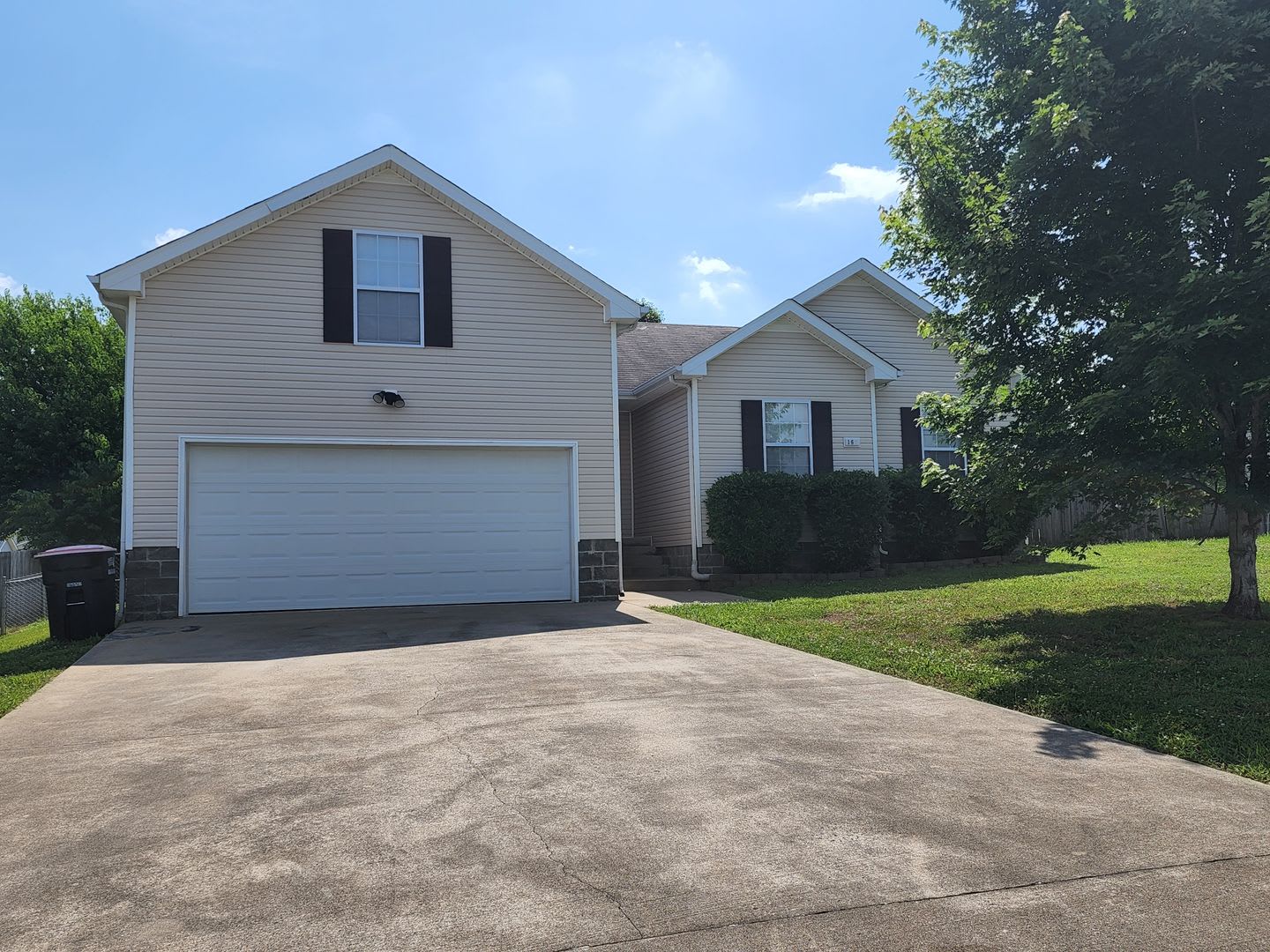 1700 3 Beds 2 Bath Bonus Room – photo 1