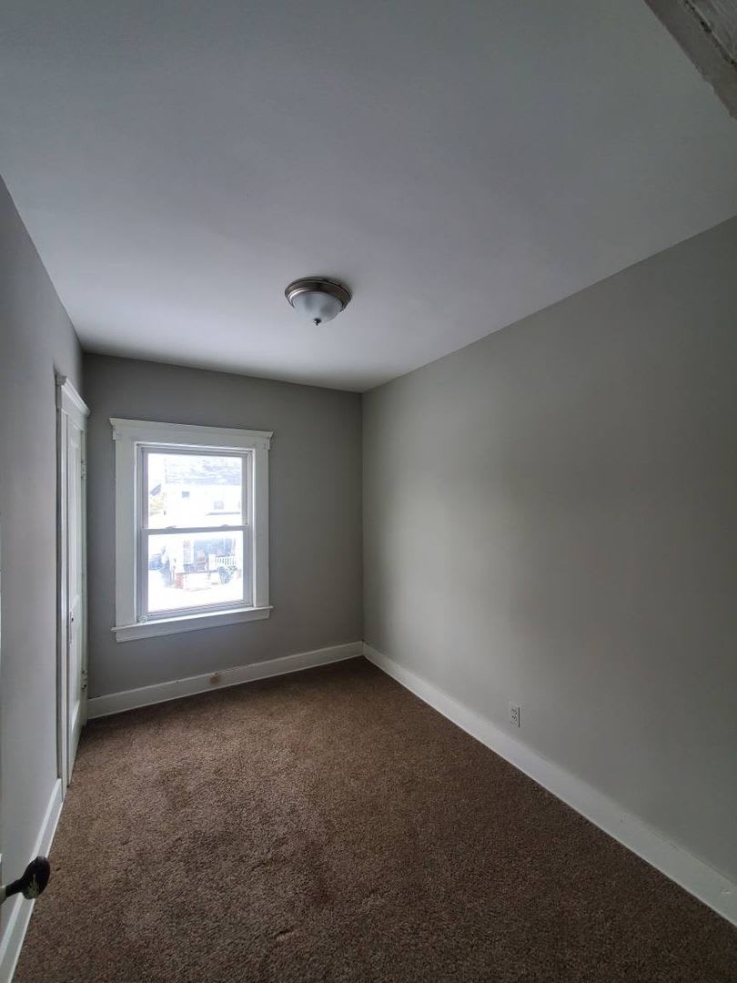 Charming 3-Bedroom Property in Prime Location (SECTION 8 VOUCHERS ACCEPTED) – photo 4
