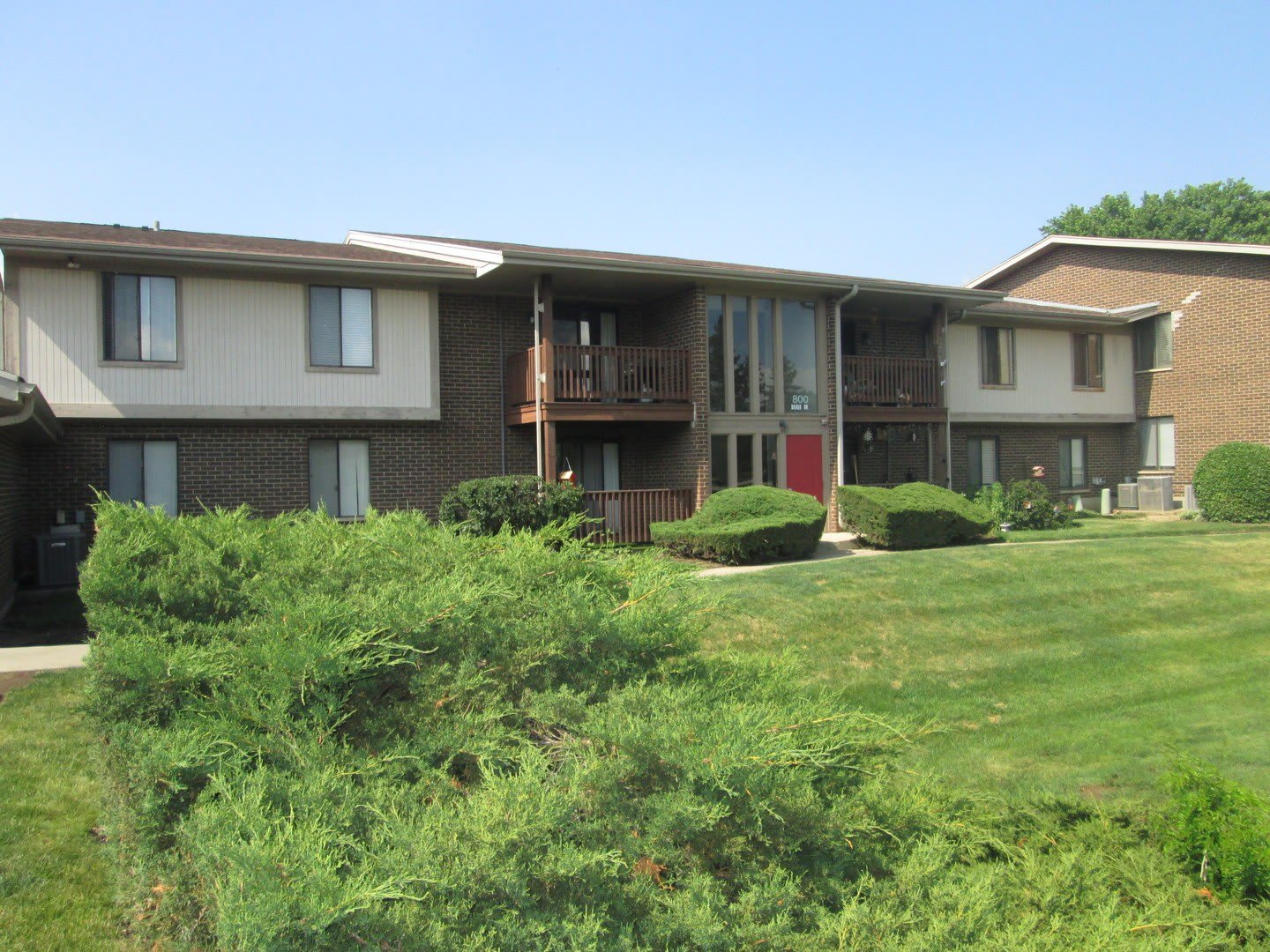 800 Brook Drive – photo 1