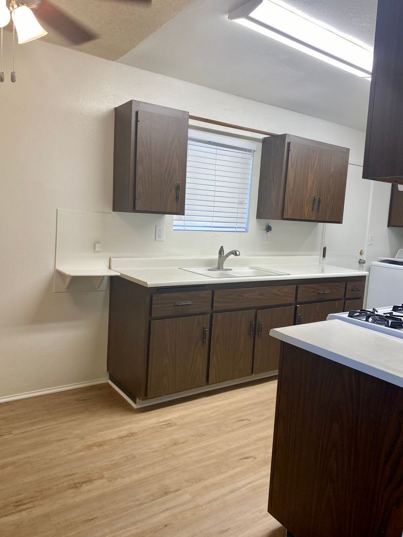 2 Bedroom 1 Bathroom Duplex Newly Remodeled in 55+ COMMUNITY – photo 4