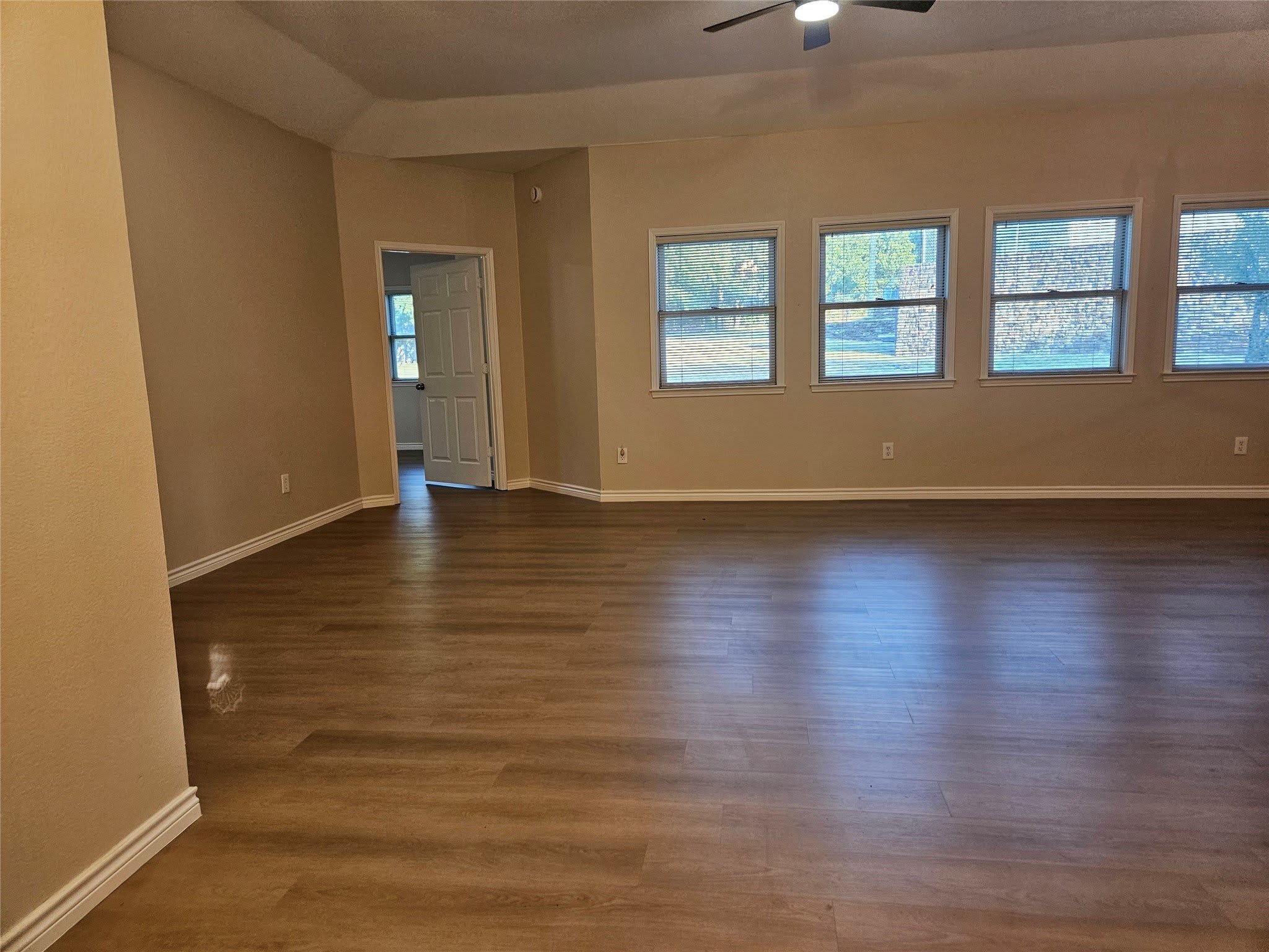 204 W Rentz Street – photo 3