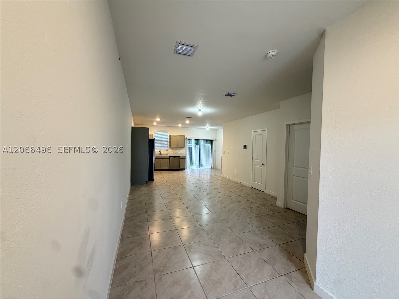 390 NE 12th St – photo 3