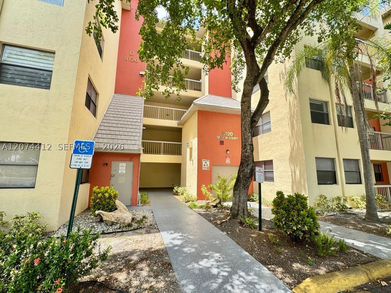 8120 Geneva Ct – photo 2