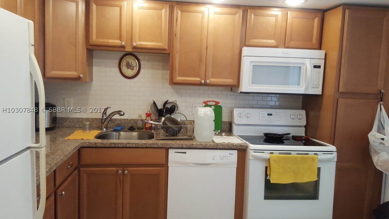 2851 S Palm Aire Dr – photo 3
