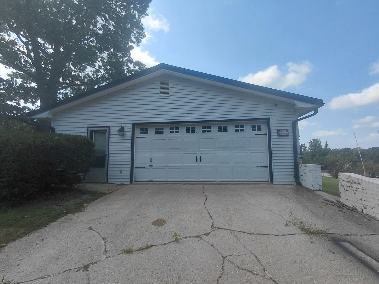 Fenced home close to post! – photo 2