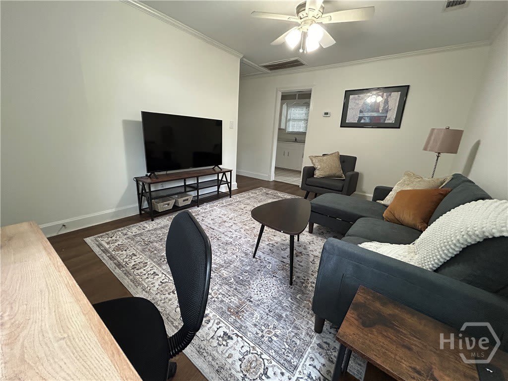 1506 E 50th Street – photo 5