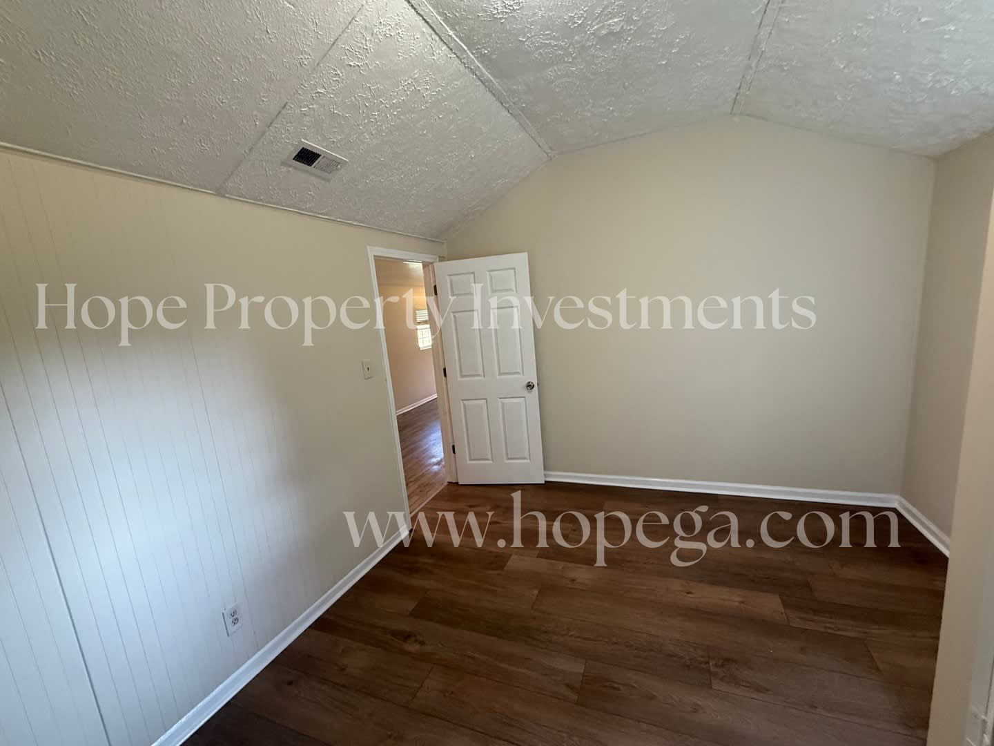 SENOIA- 26506 Highway 85 2 bedroom 1 bath on 2 Acre lot – photo 5