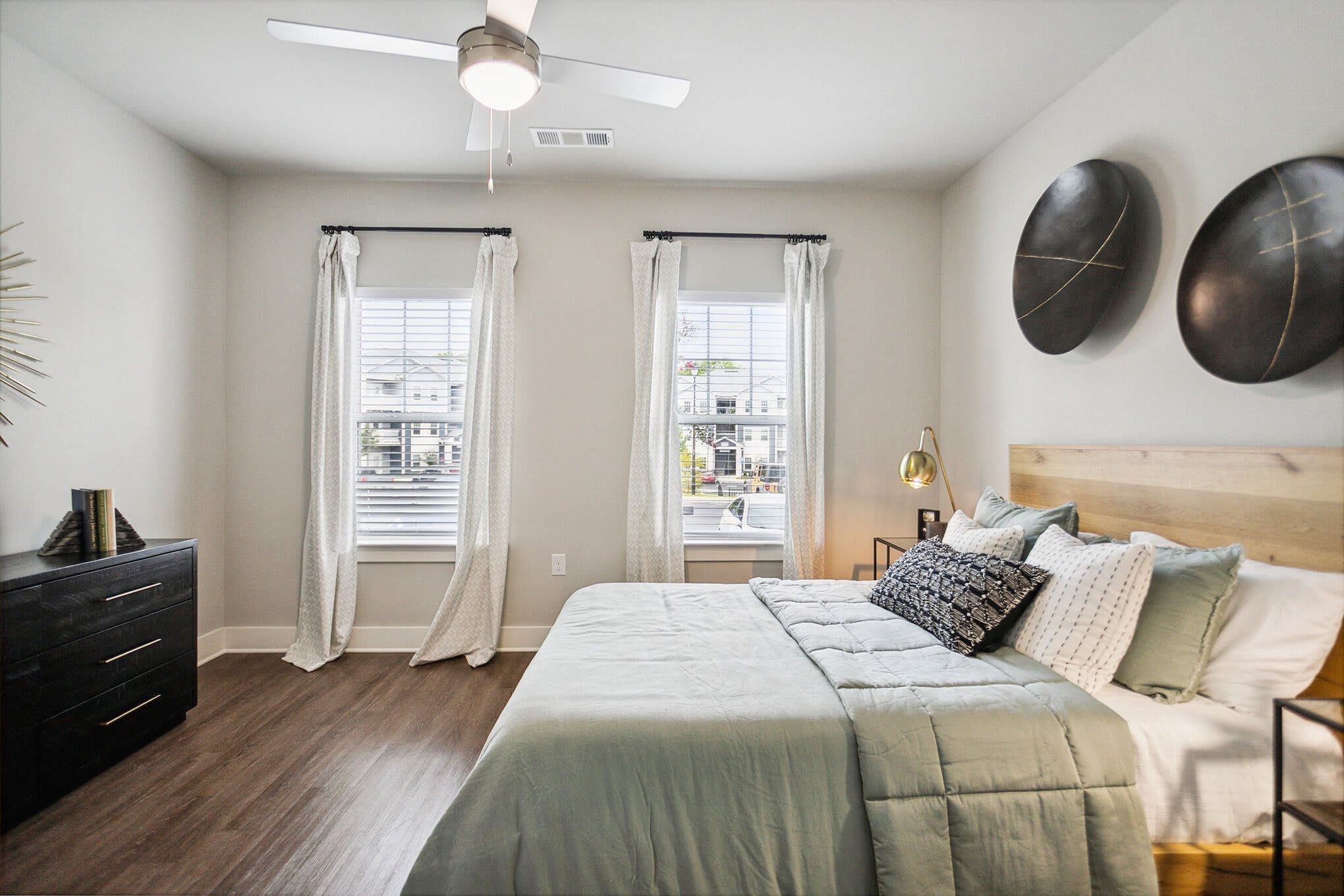 53 West Luxury Apartments – photo 5