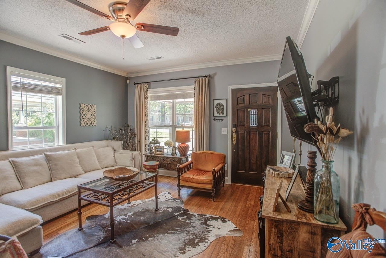 1605 McCullough Avenue NE – photo 5