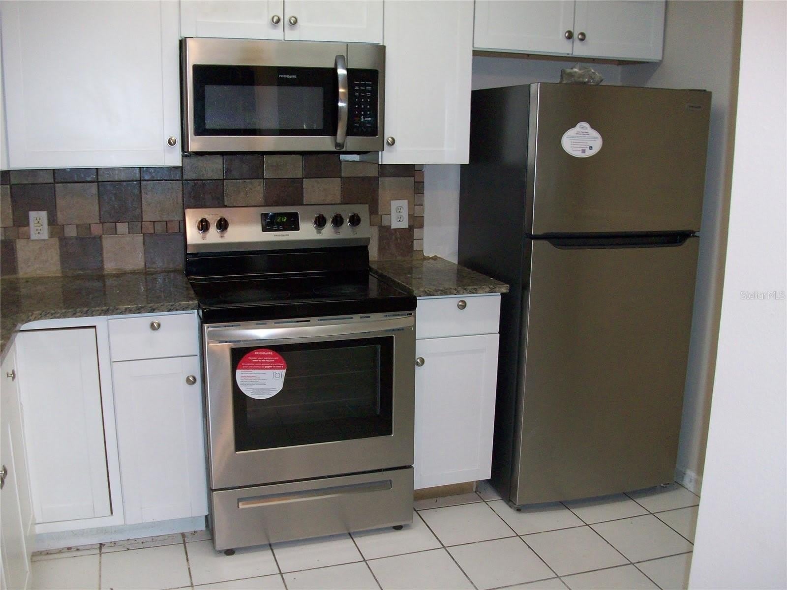 495 LAS CORTES Lane – photo 3