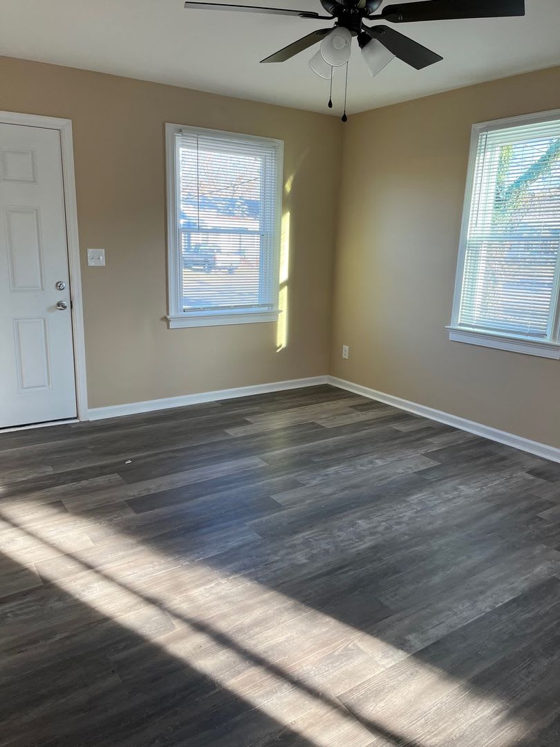 3 bedroom/2 bath unit in Williamsburg – photo 3