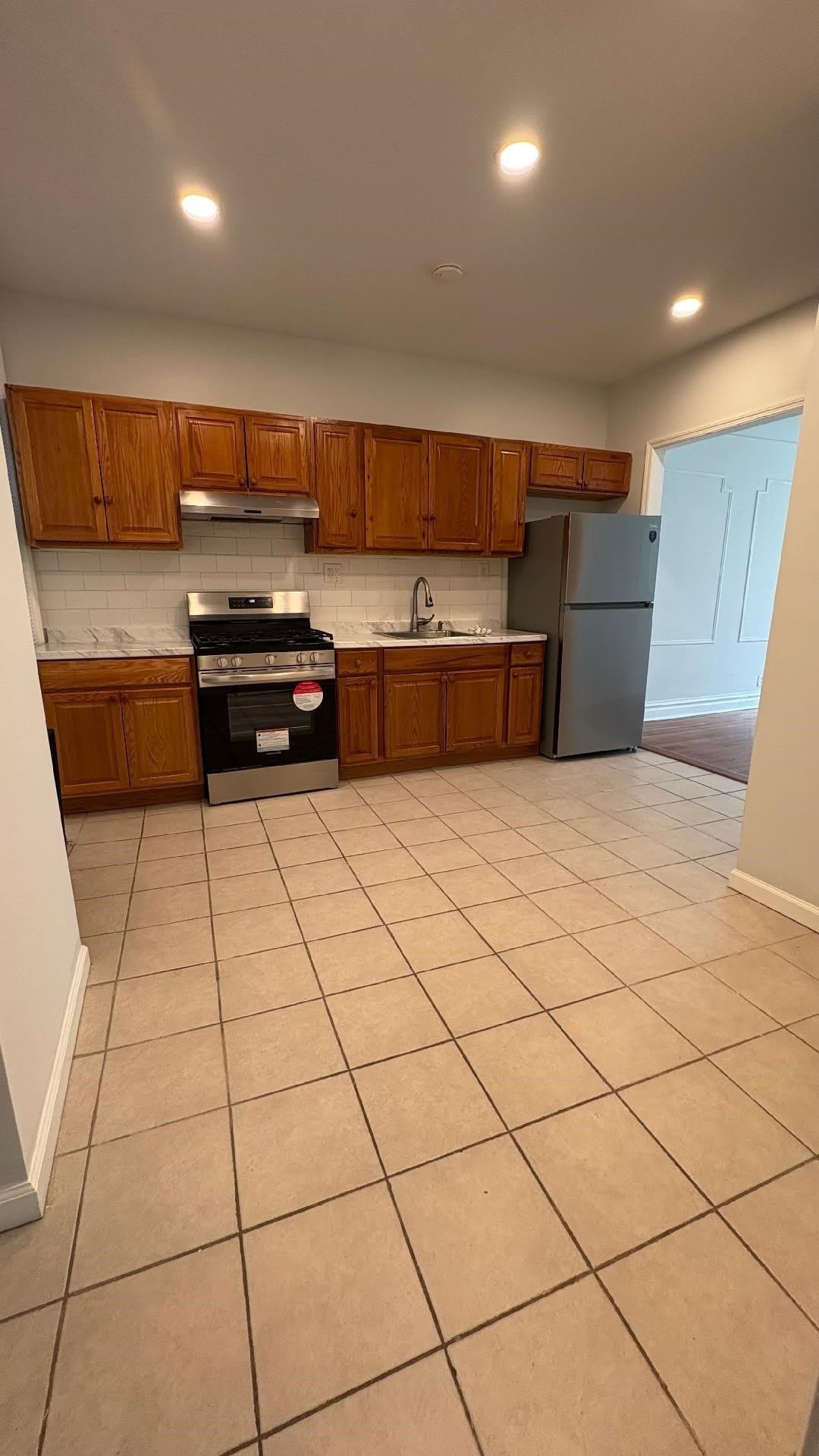 339 DANFORTH AVE – photo 3