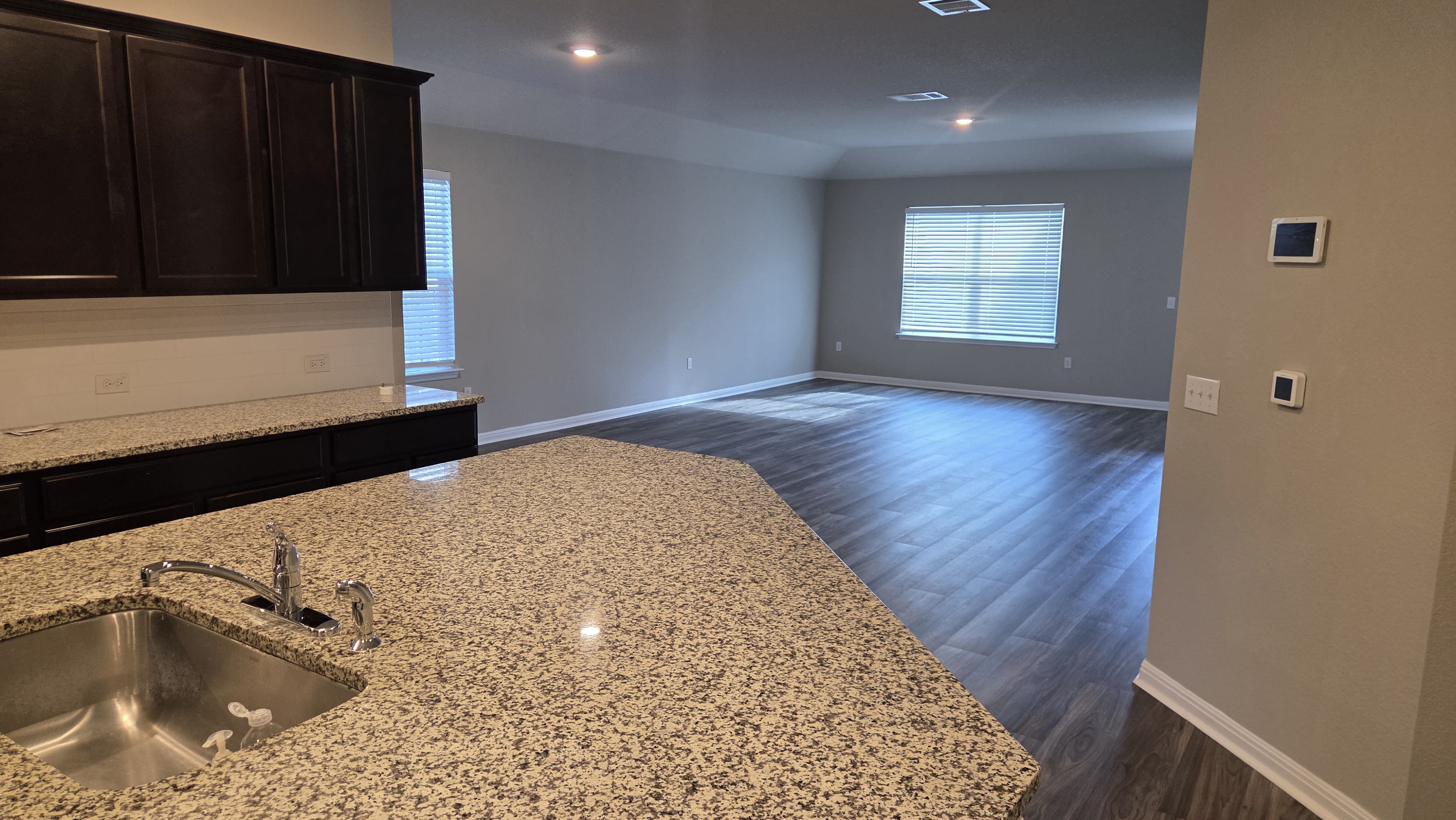 137 Arrowhead Vine St – photo 4