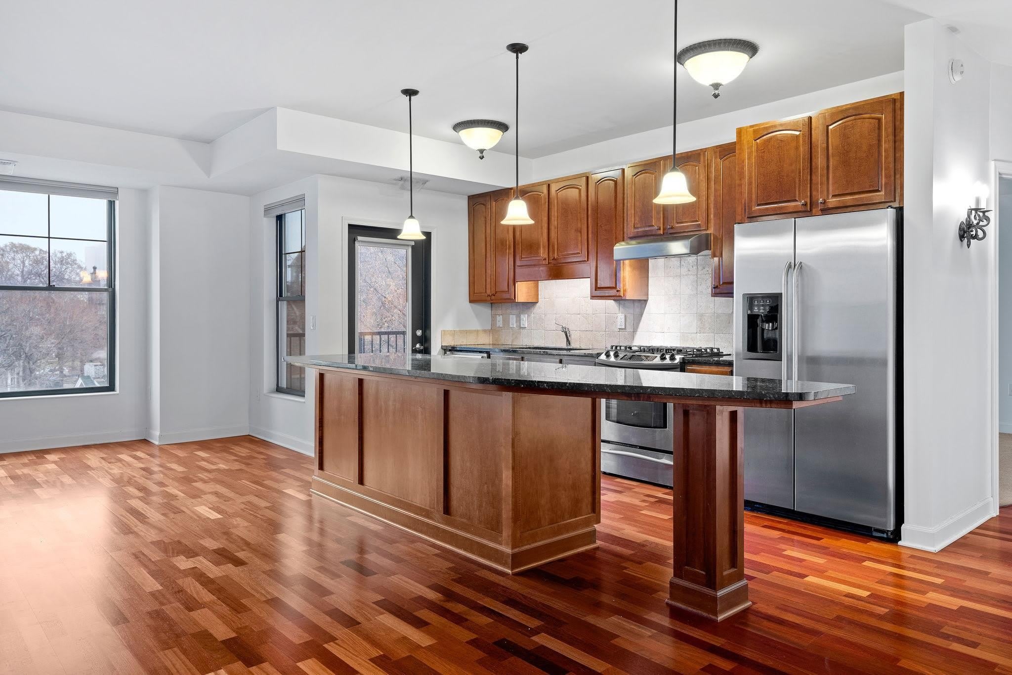 317 Groveland Avenue – photo 4