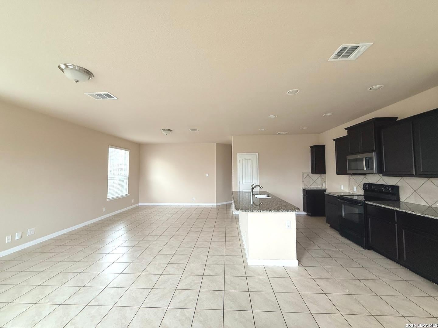 474 CENTINELA ST – photo 4
