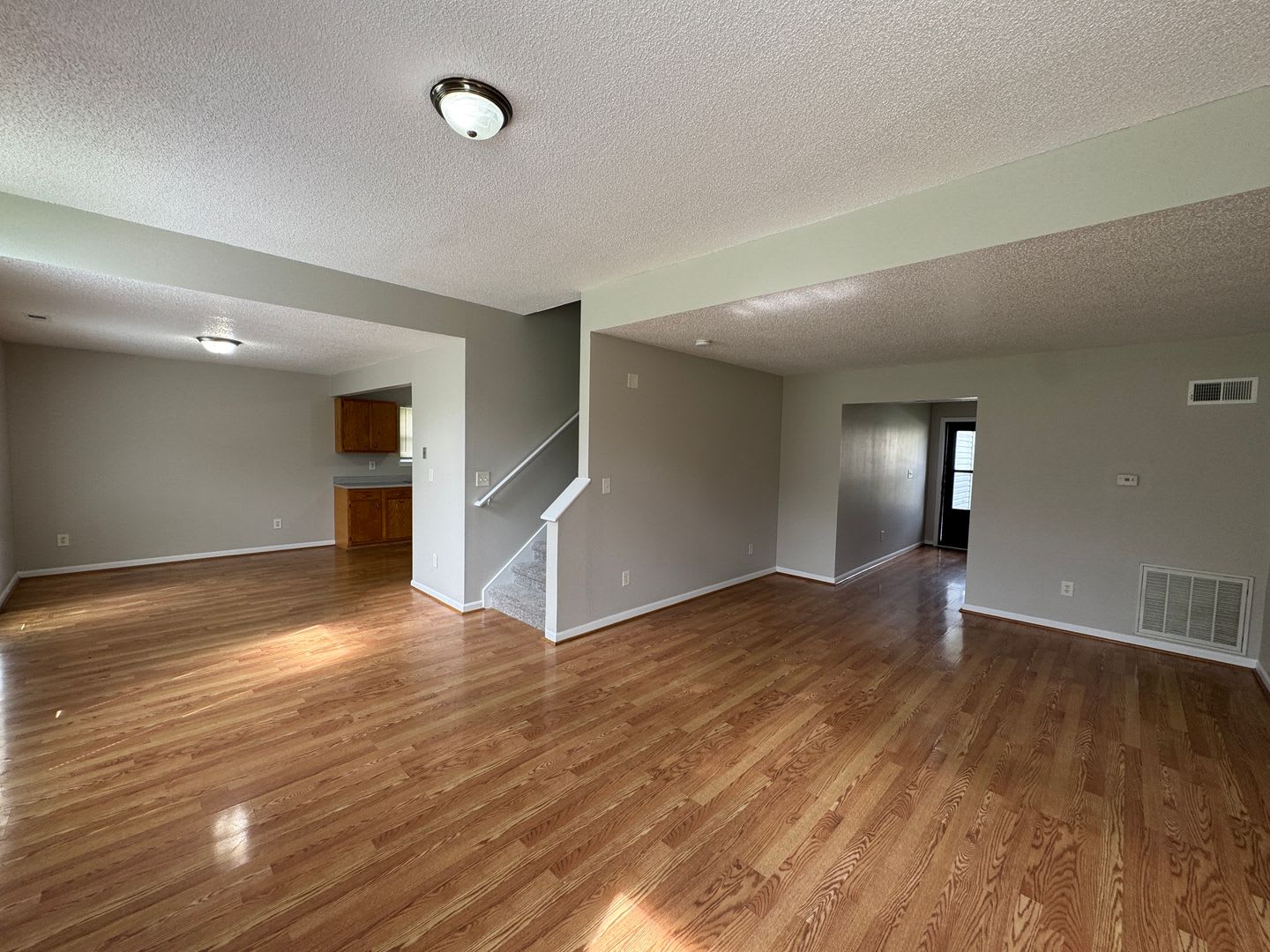 Lawrence-Fort Ben-Oaklandon 3 Bedroom and 2.5 Bathroom – photo 5