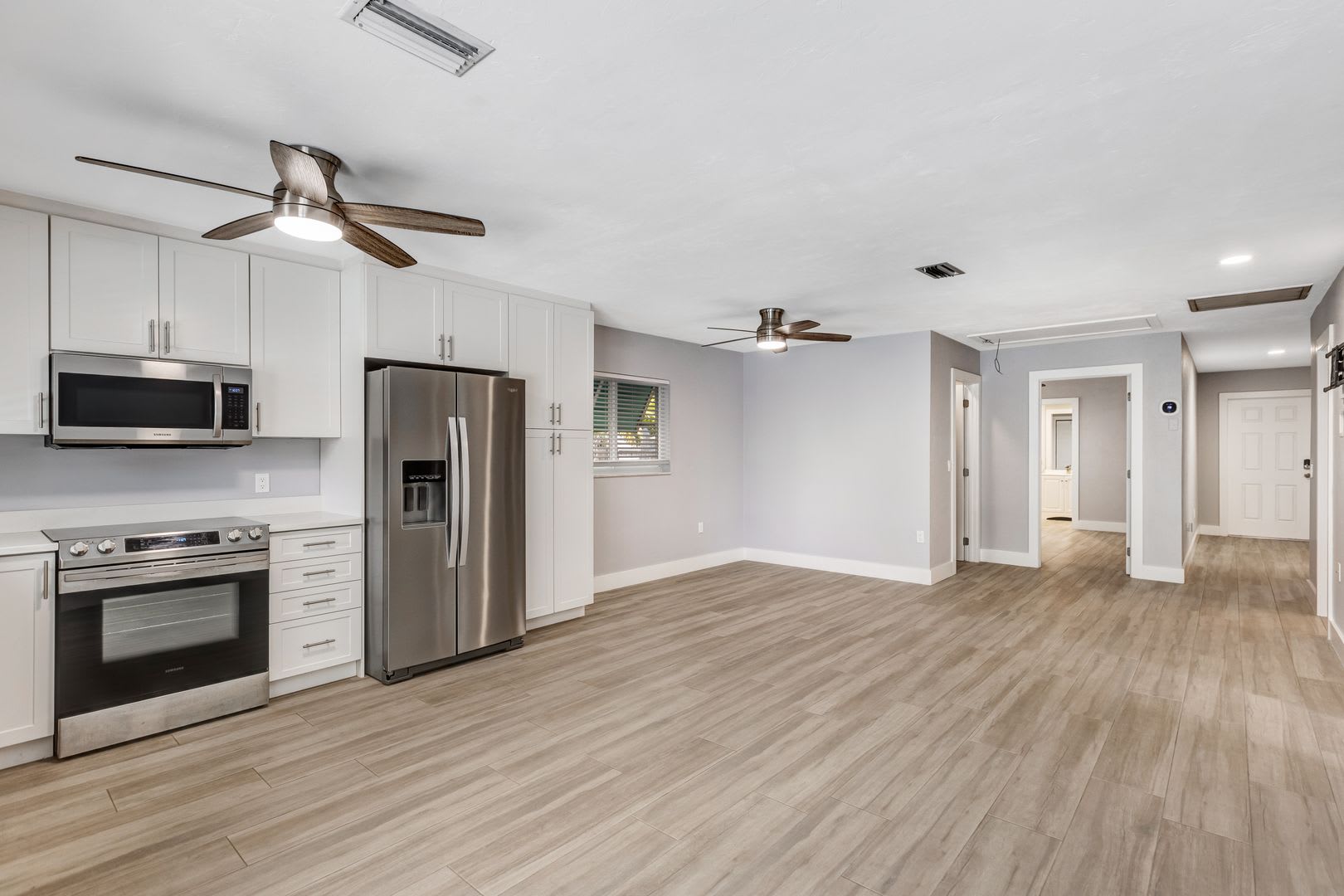 ** NAPLES PARK ** 3 BED / 3 BATH – photo 4